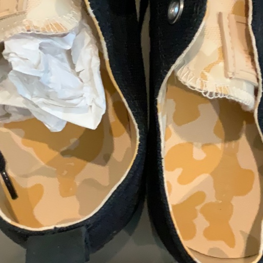 NWT NEW IN BOX CONVERSE CAMO DETAIL ASSORTED SIZE - Picture 7 of 8
